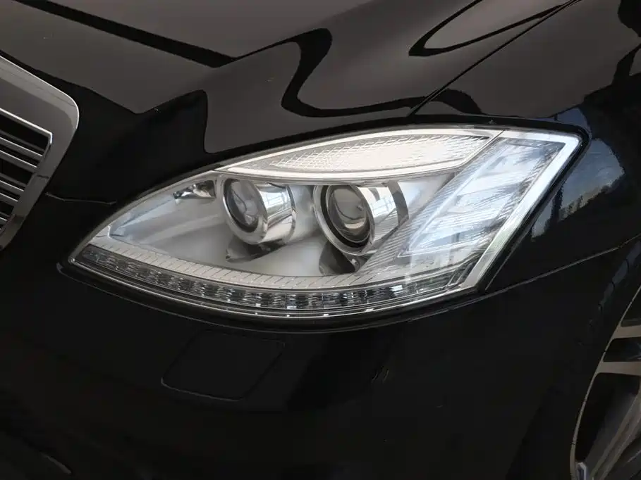 Mercedes-Benz S-Class AMG 2010 — фото 31