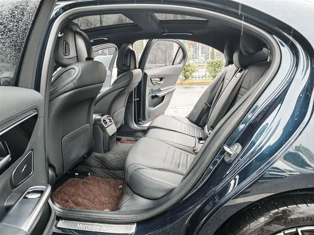 Mercedes-Benz C-Class 2023 — фото 13
