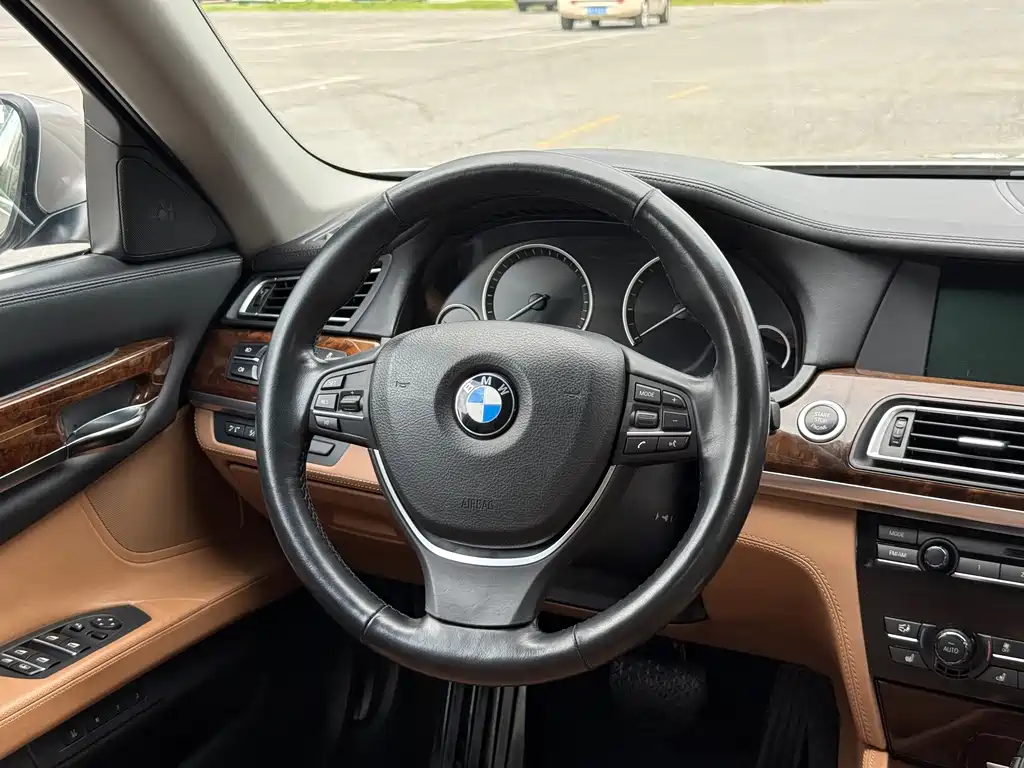 BMW 7 Series 2014 — фото 22