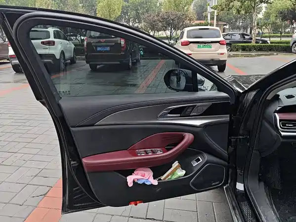 Hongqi H5 2024