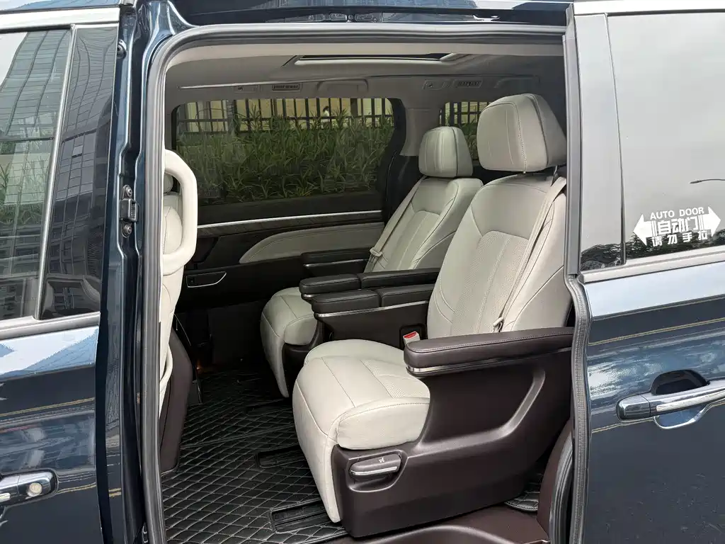GAC Motor Trumpchi M8 2021 — фото 15