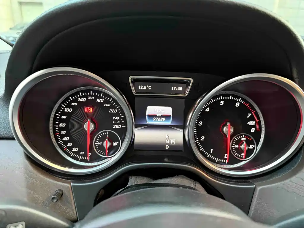 Mercedes-Benz GLE 2017 — фото 18