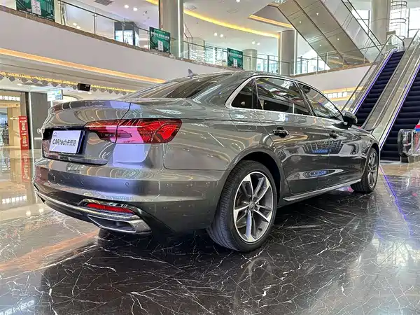 Audi A4L 2020