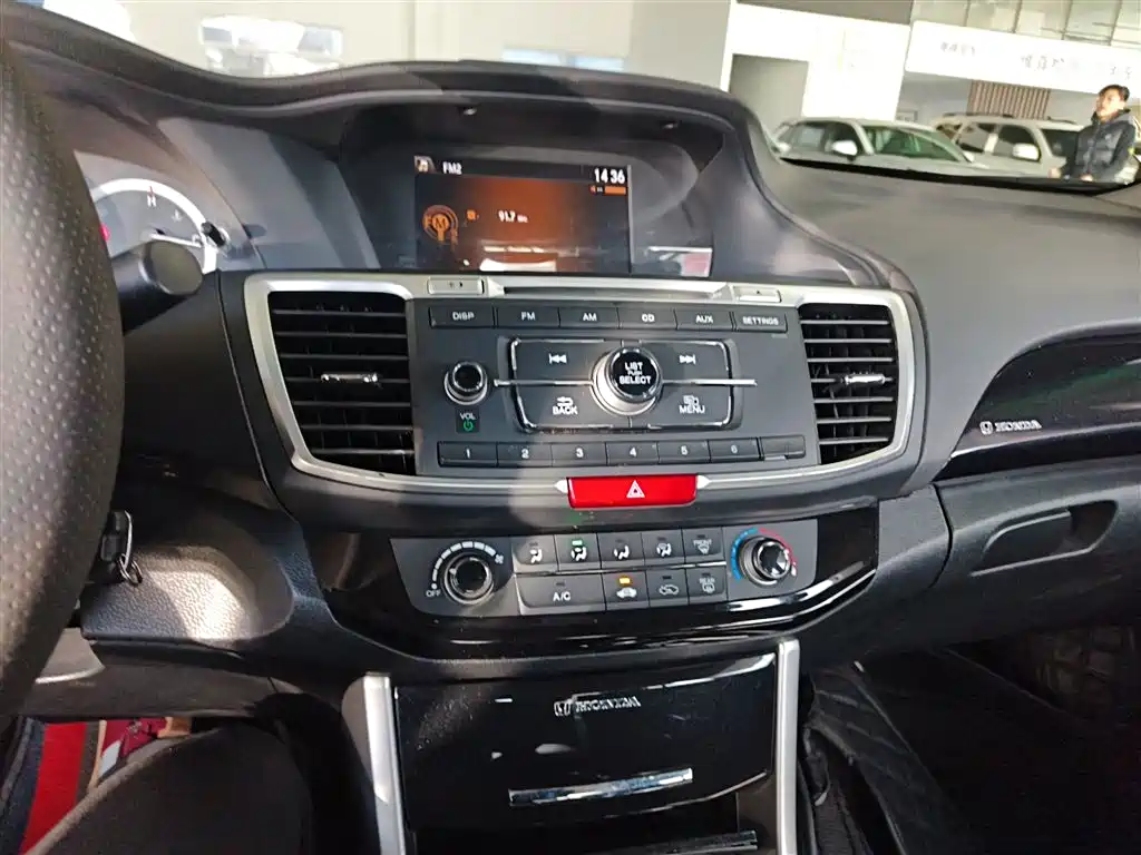 Honda Accord 2017 — фото 13