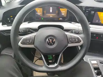 Volkswagen Golf 2023