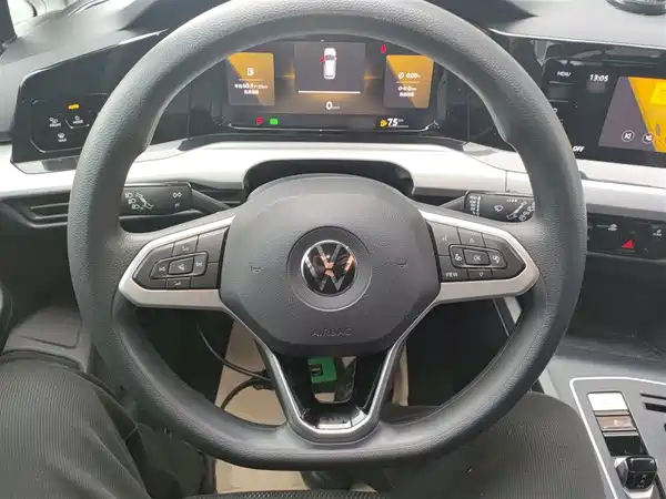 Volkswagen Golf 2023