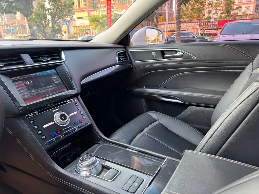 Ford Taurus 2016 — фото 10