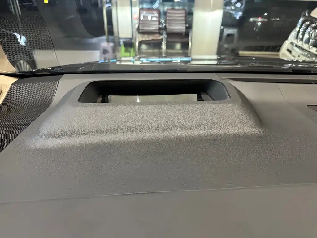 Toyota Alphard 2024 — фото 18