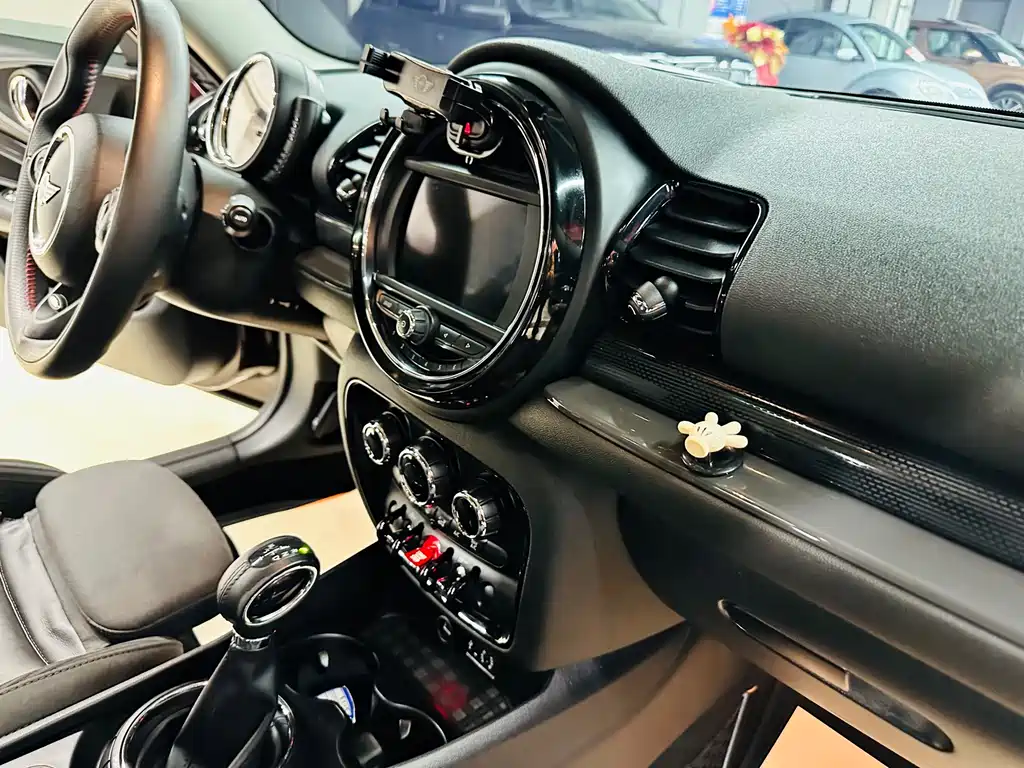 MINI Clubman 2017 — фото 25