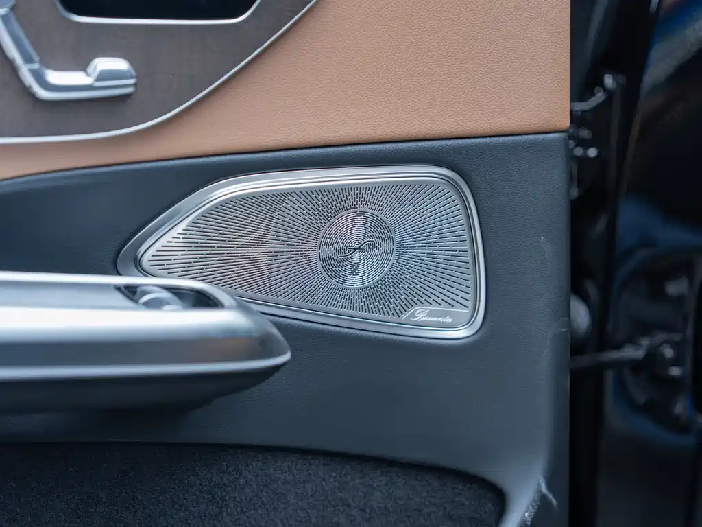 Mercedes-Benz E-Class 2025 — фото 19