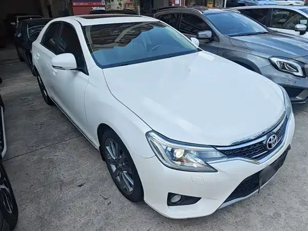 Toyota Reiz 2013