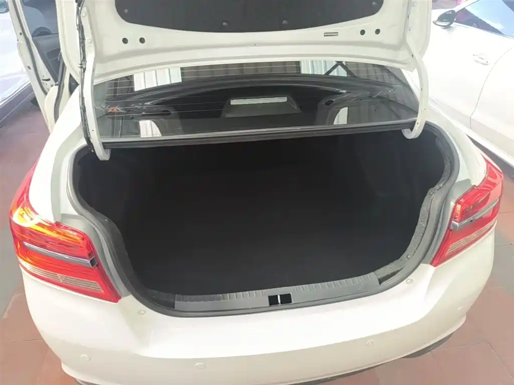 Toyota Yaris L 2021 — фото 19