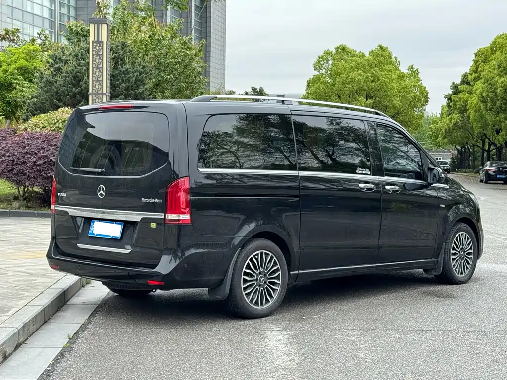 Mercedes-Benz V-Class 2018 — фото 4