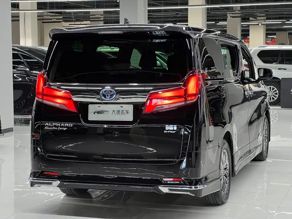 Toyota Alphard 2020 — фото 4
