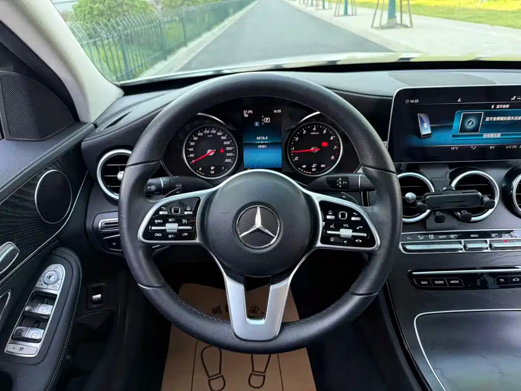 Mercedes-Benz C-Class 2019 — фото 7