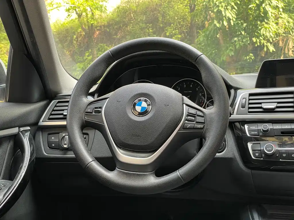 BMW 3 Series 2016 — фото 15