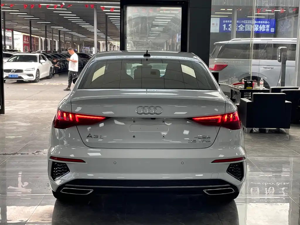 Audi A3 2023 — фото 15