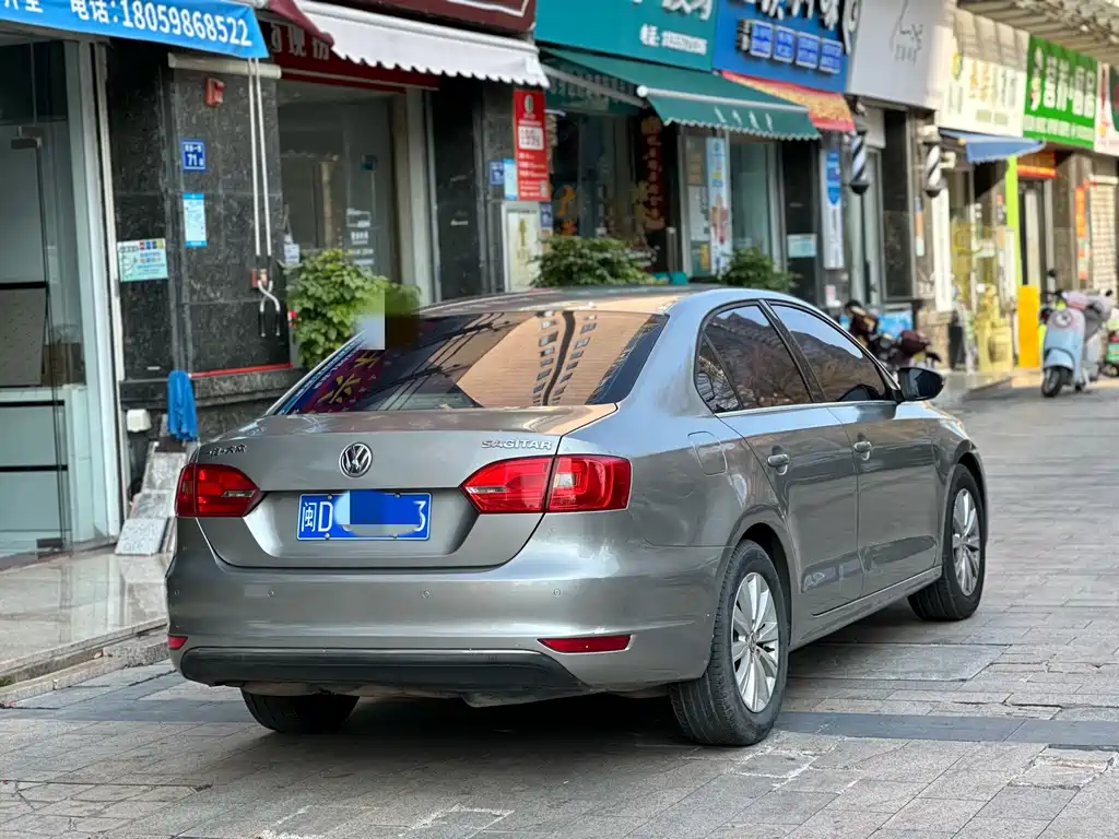 Volkswagen Sagitar 2014