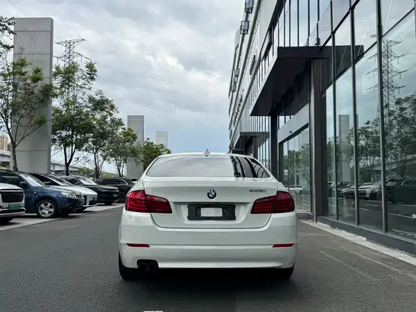 BMW 5 Series 2011