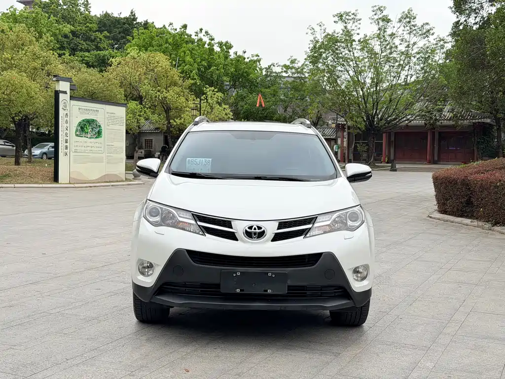 Toyota RAV4 2016 — фото 2
