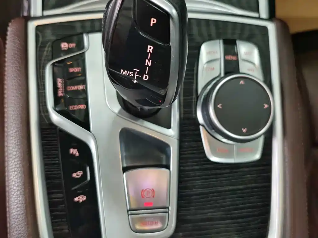 BMW 7 Series 2019 — фото 15