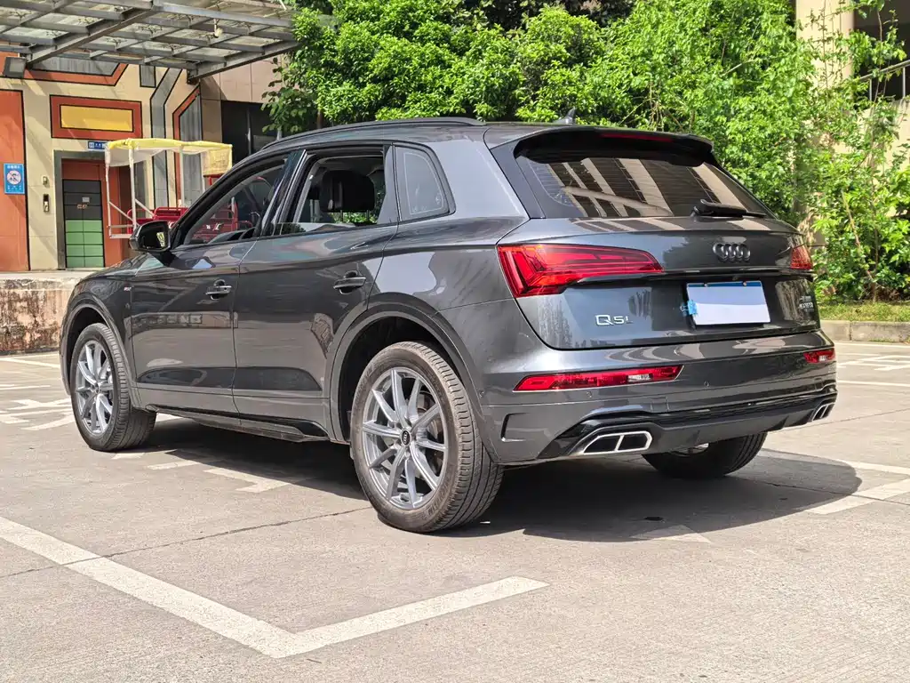Audi Q5L 2022 — фото 13