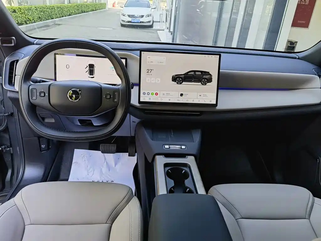 Volvo XC70 Plug-In Hybrid 2025 — фото 10