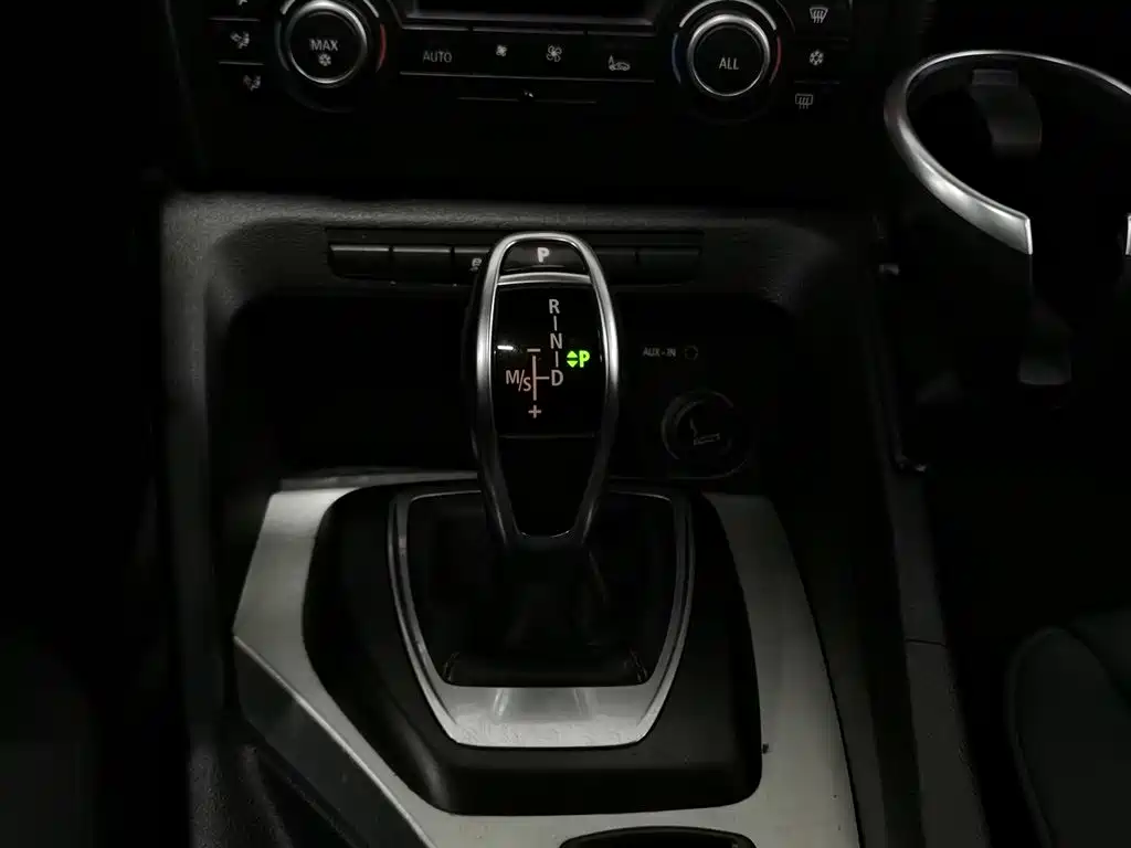 BMW X1 2012 — фото 13