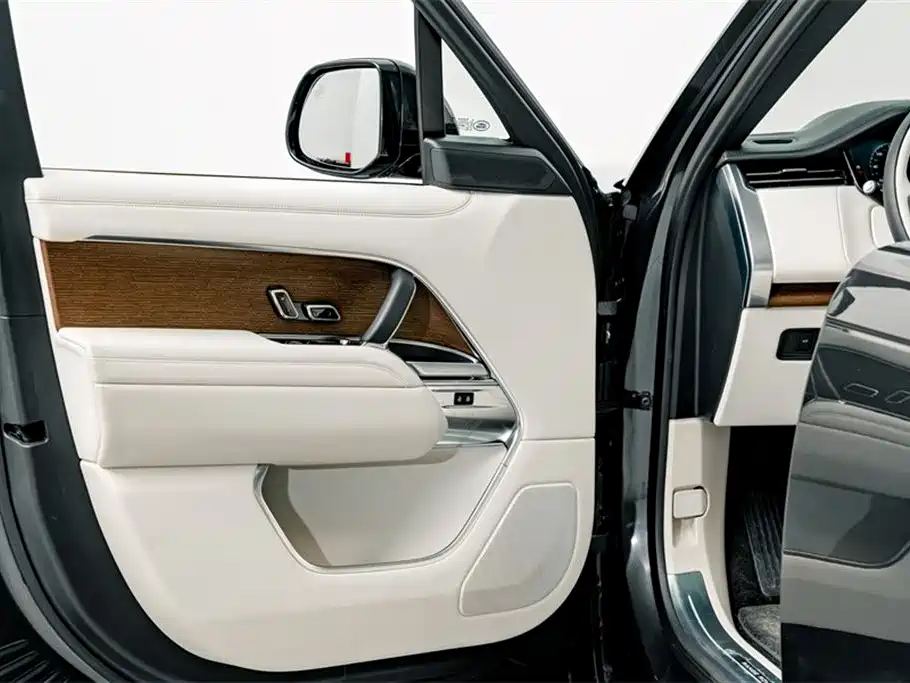 Land Rover Range Rover 2024 — фото 18