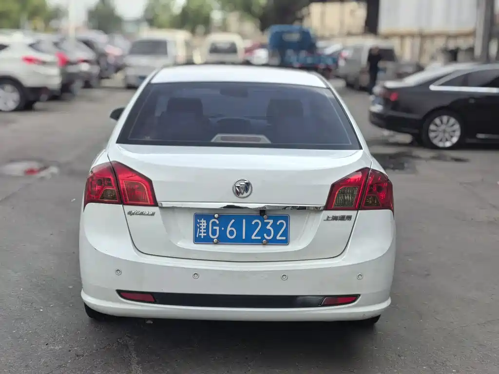Buick Excelle 2015 — фото 4
