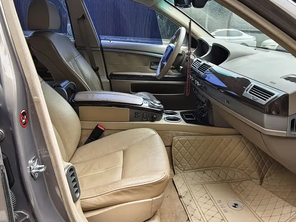 BMW 7 Series 2008 — фото 11