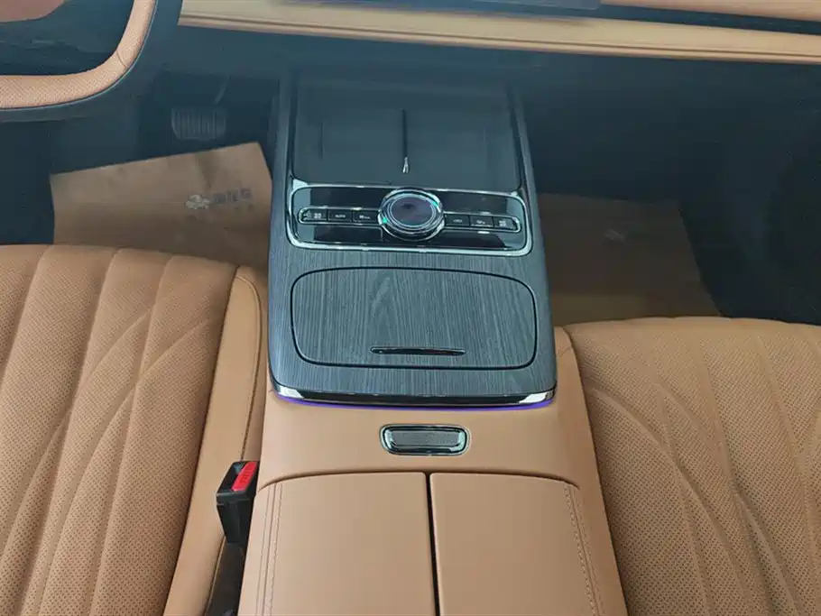 Geely Galaxy Starshine 8 2025 — фото 16