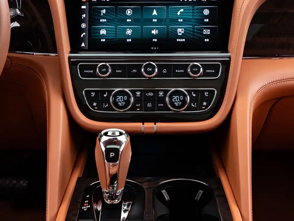 Bentley Bentayga 2023 — фото 10