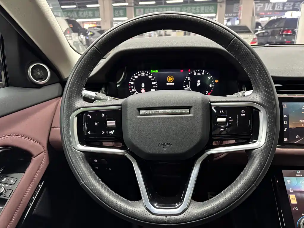 Land Rover Evoque 2023 — фото 16