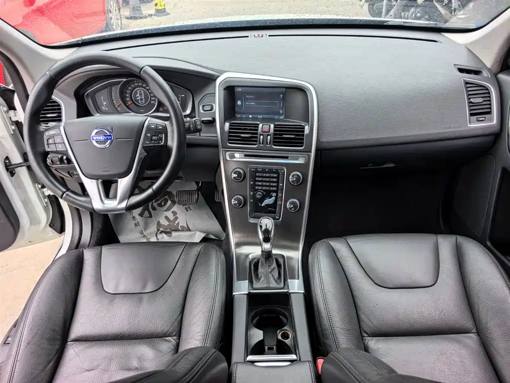 Volvo XC60 2013 — фото 12
