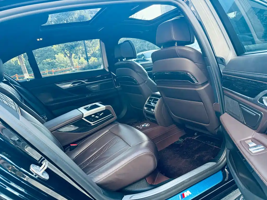 BMW 7 Series 2021 — фото 15