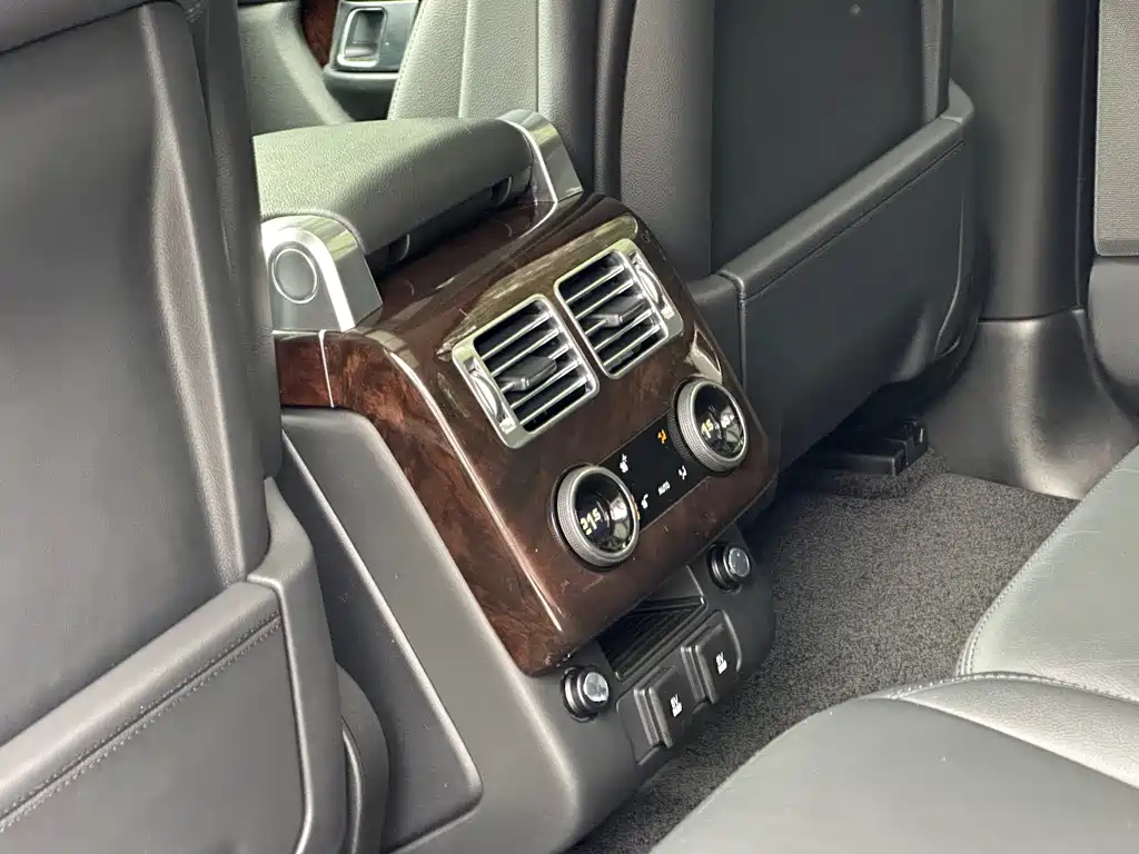 Land Rover Range Rover 2020 — фото 12
