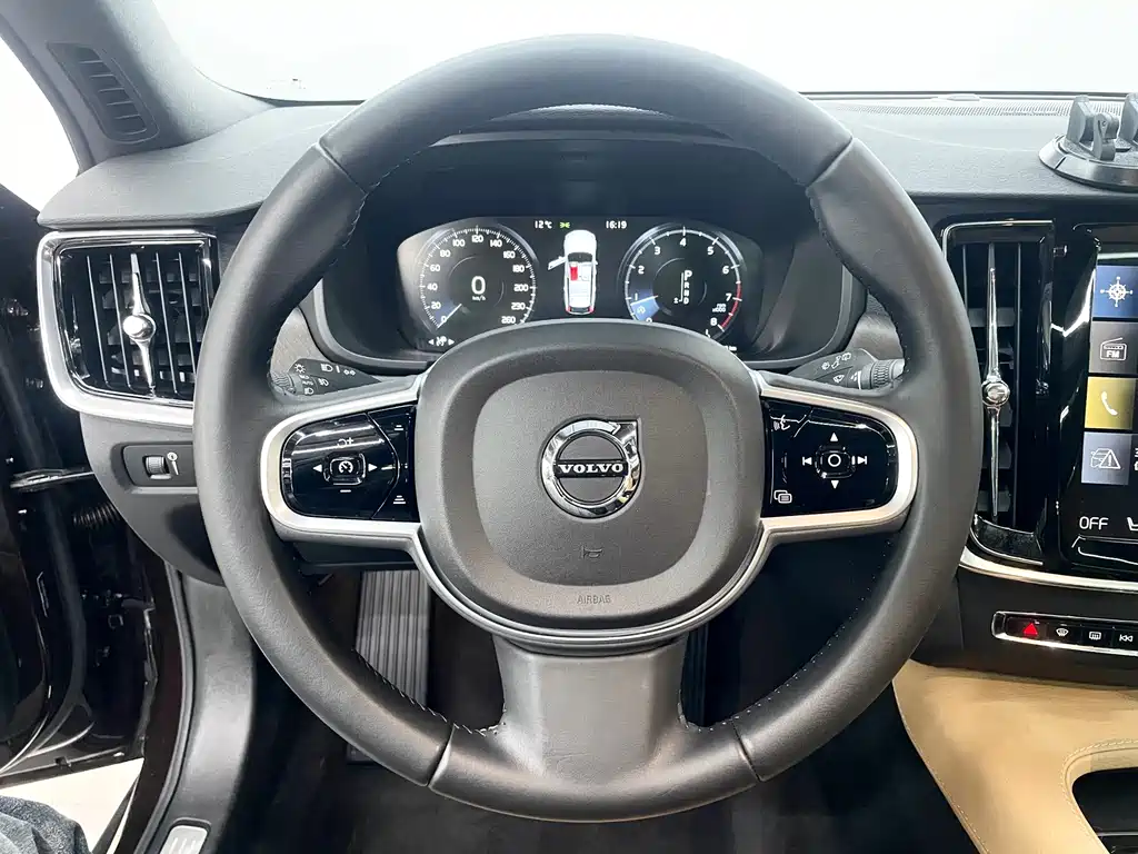 Volvo V90 2019 — фото 11