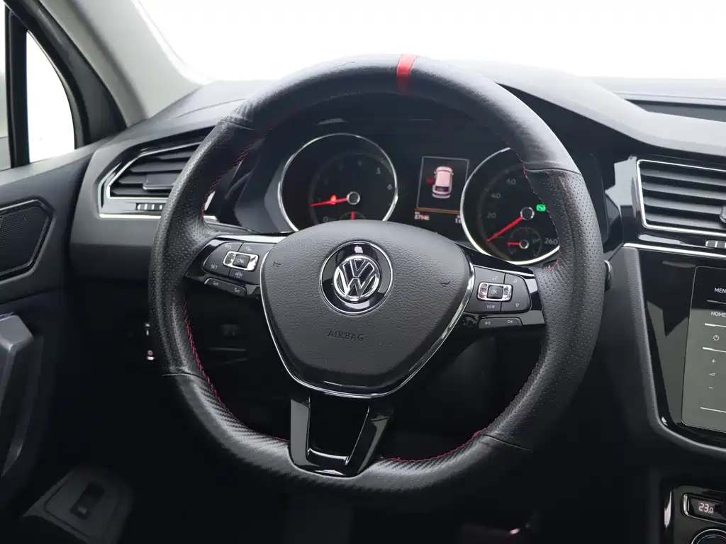 Volkswagen Tiguan L 2020 — фото 15