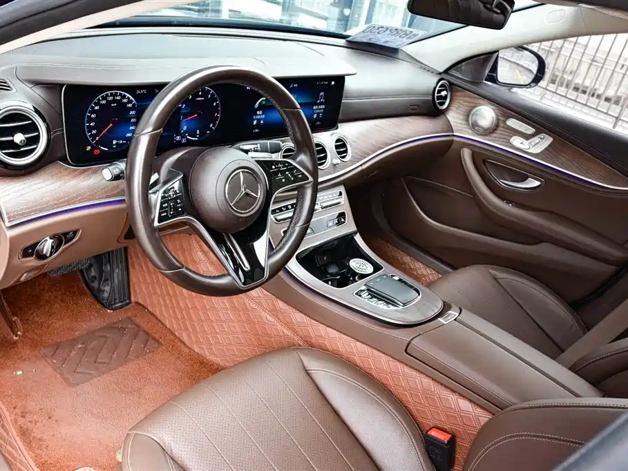 Mercedes-Benz E-Class 2023 — фото 15