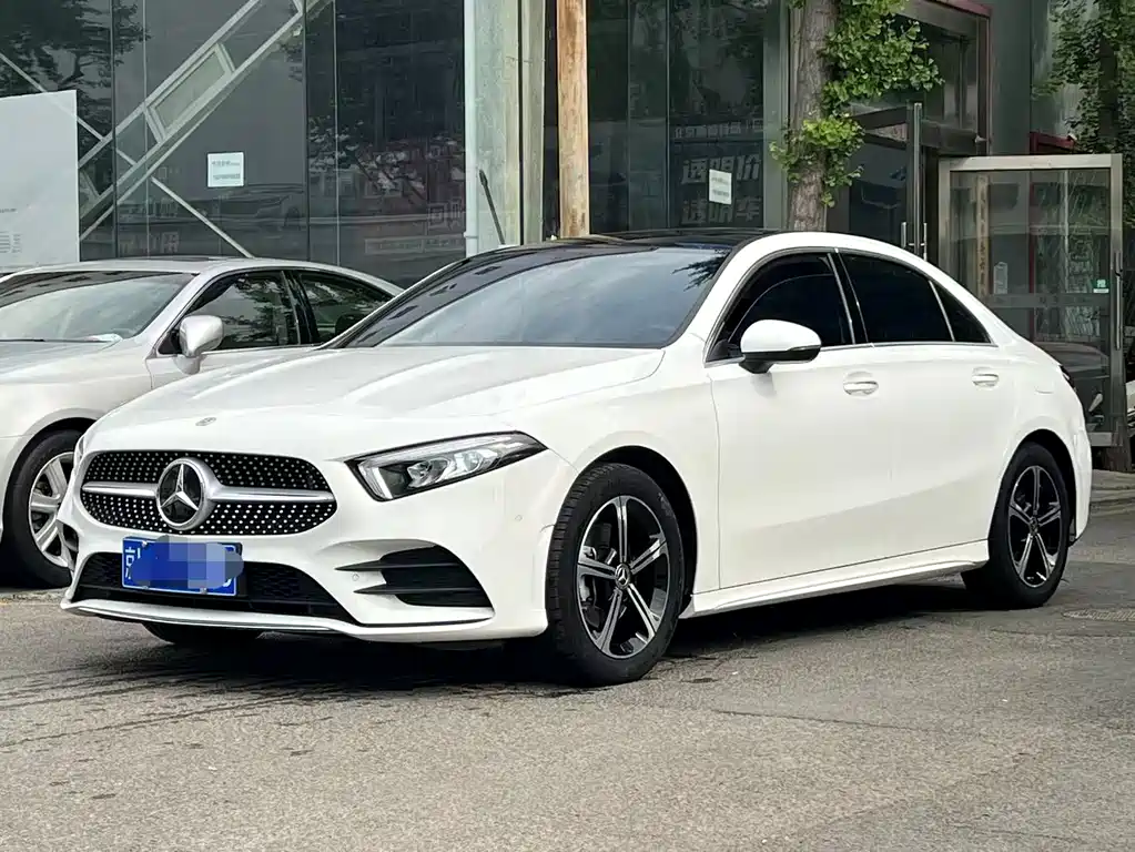 Mercedes-Benz A-Class 2023 — фото 1