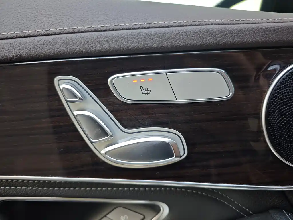 Mercedes-Benz GLC 2018 — фото 13