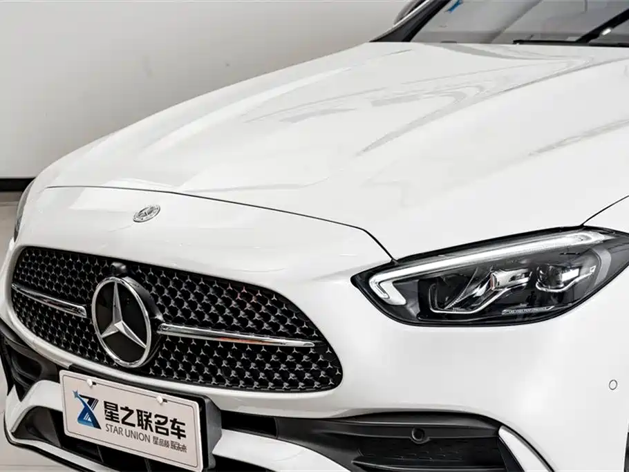 Mercedes-Benz C-Class 2024 — фото 4