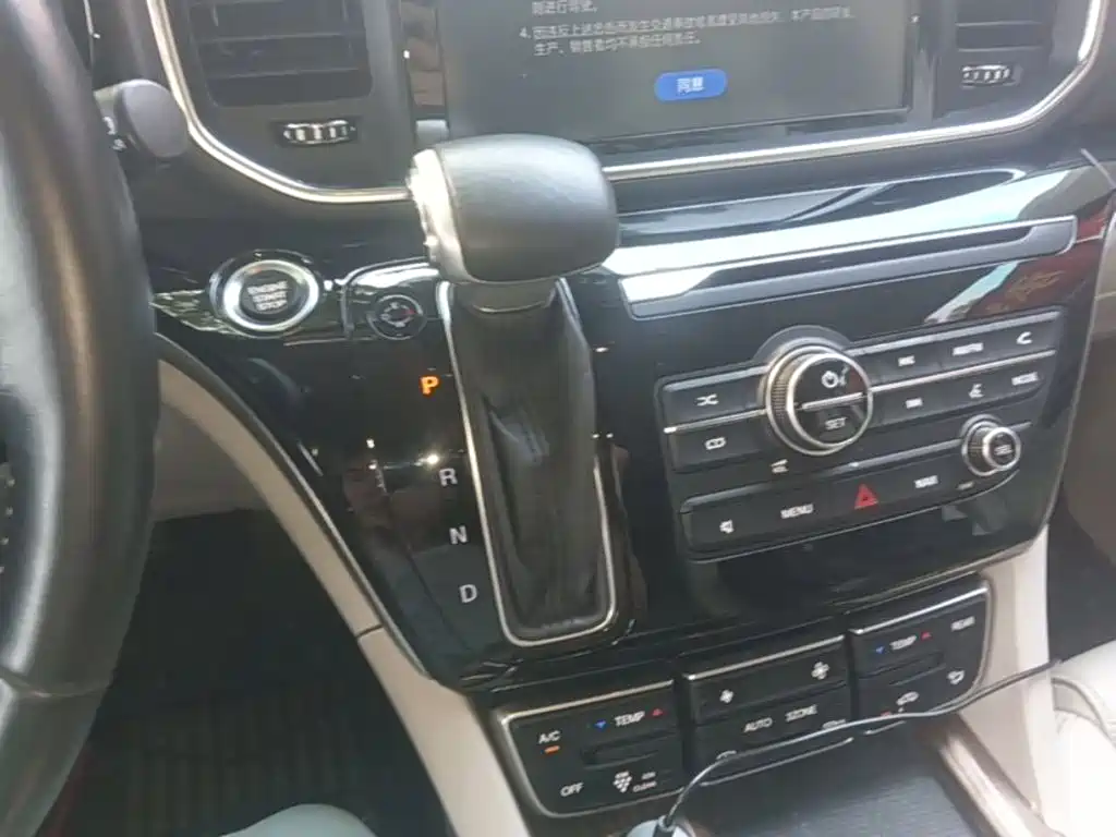 GAC Trumpchi M8 2018 — фото 14