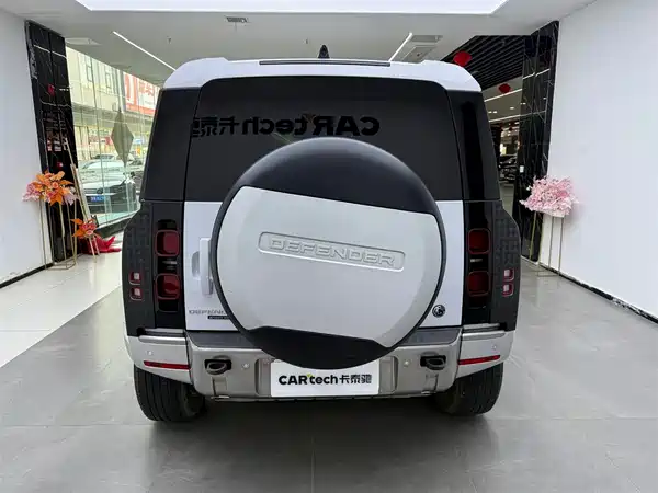 Land Rover Defender 2022