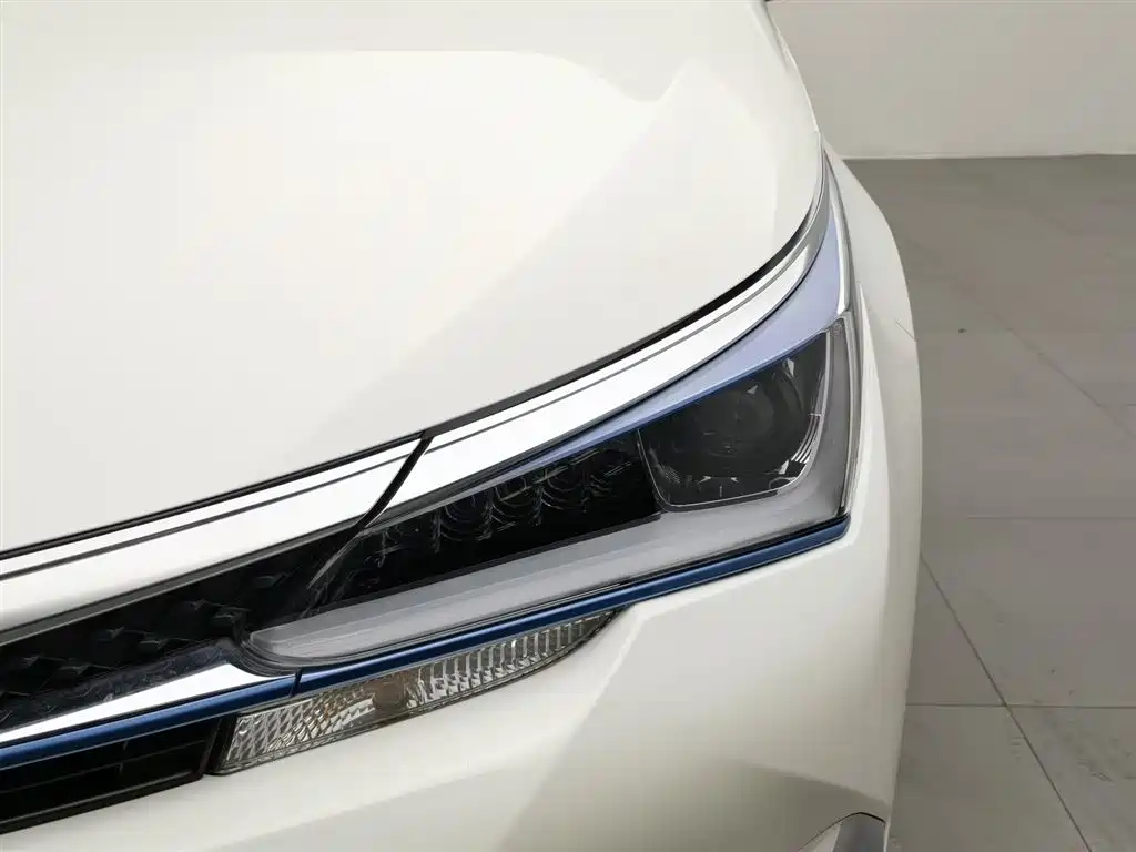 Toyota Corolla Hybrid 2019 — фото 7
