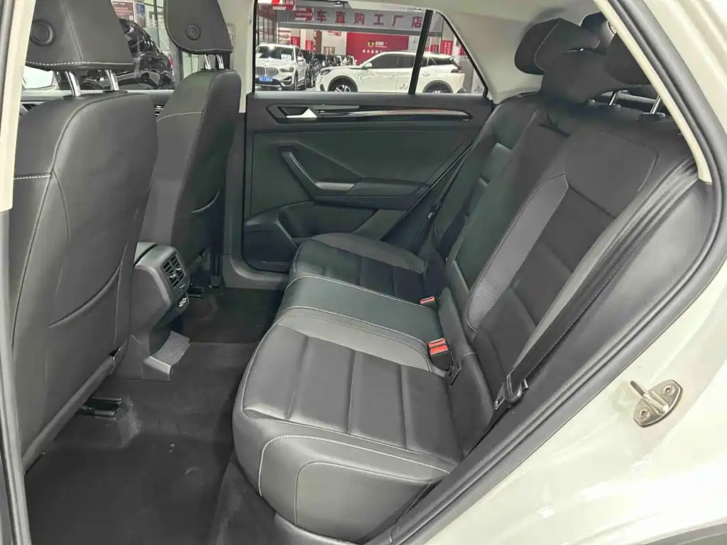 Volkswagen T-Roc 2022 — фото 14