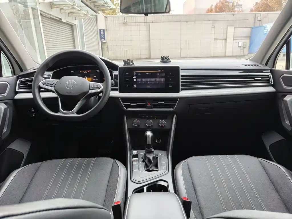 Volkswagen Tiguan L 2022 — фото 13