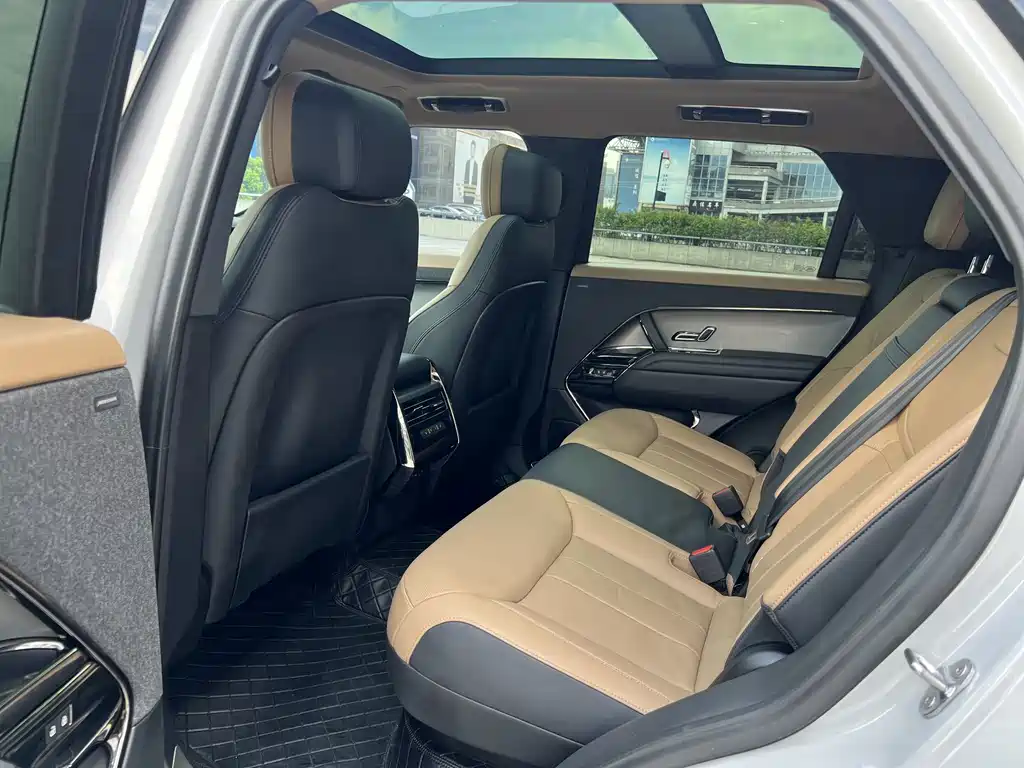 Land Rover Range Rover Sport 2023 — фото 13