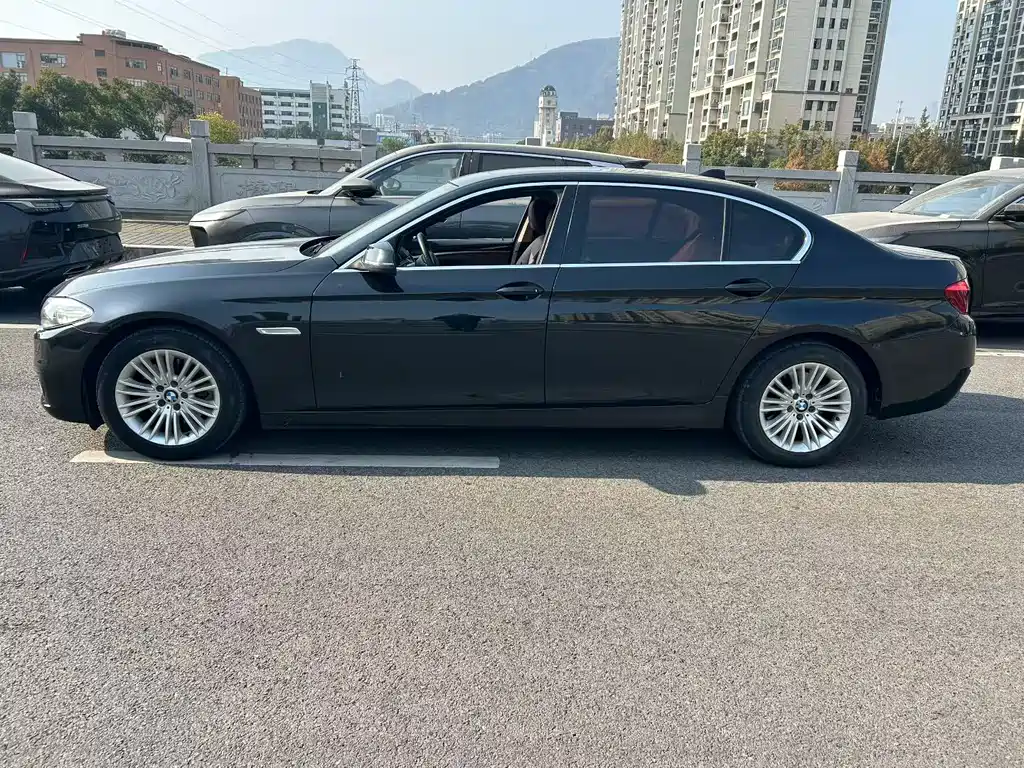 BMW 5 Series 2016 — фото 3
